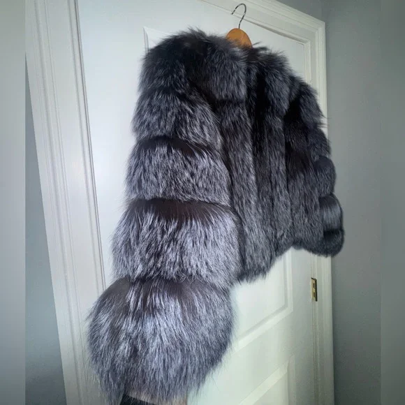 Elegant Gray Fox Fur Jacket - Picture 8 of 11
